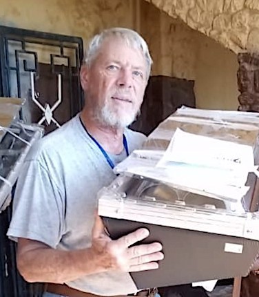 Paul Hilgedick with solar oven